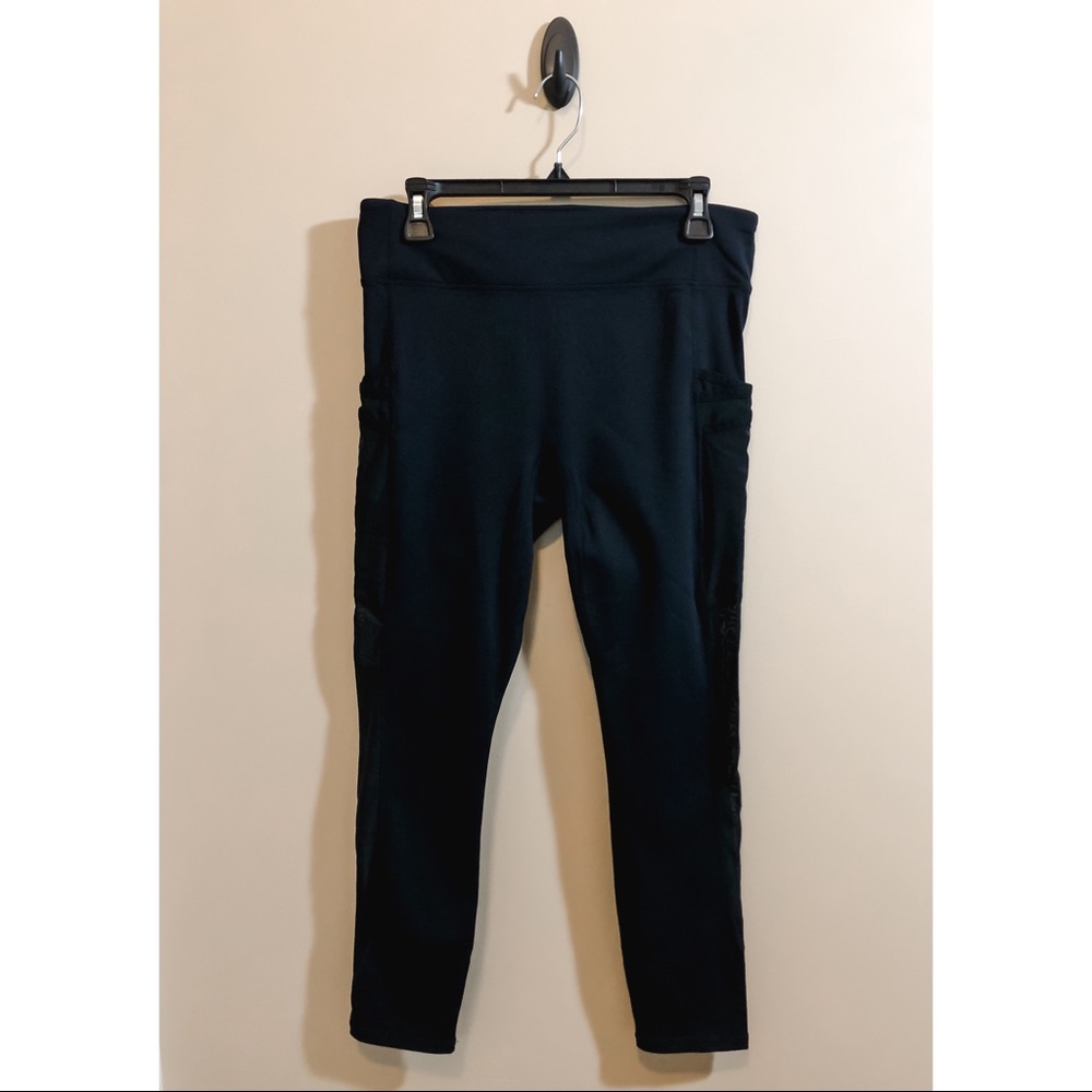 NWT Fabletics Leggings - size large
